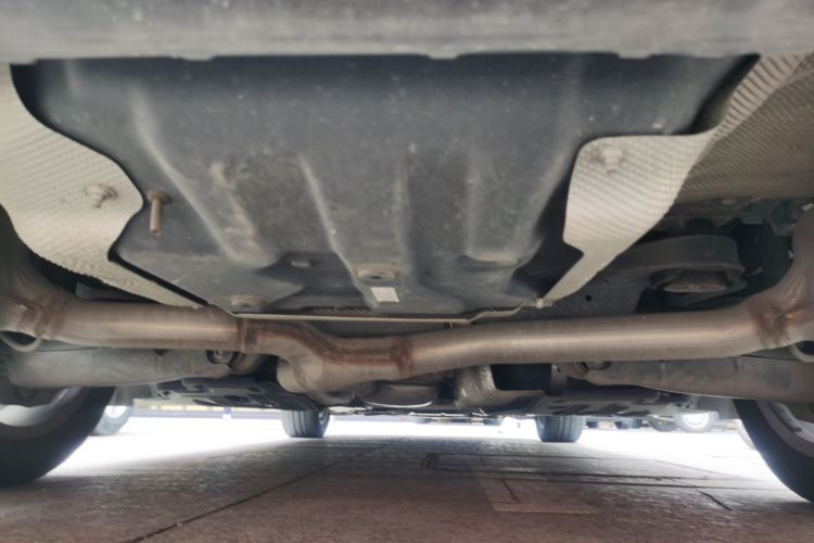 奔驰C级 2019款 改款 C 260 L 运动版局部细节9009