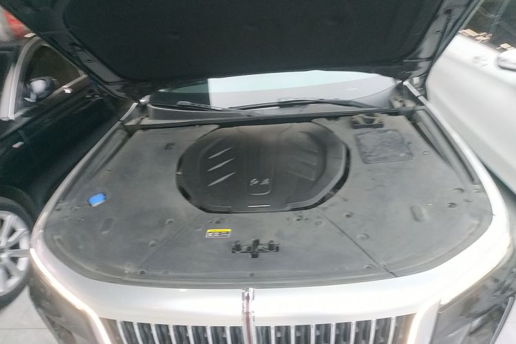 红旗H9 2020款 3.0T 智联旗领四座版机舱底盘24