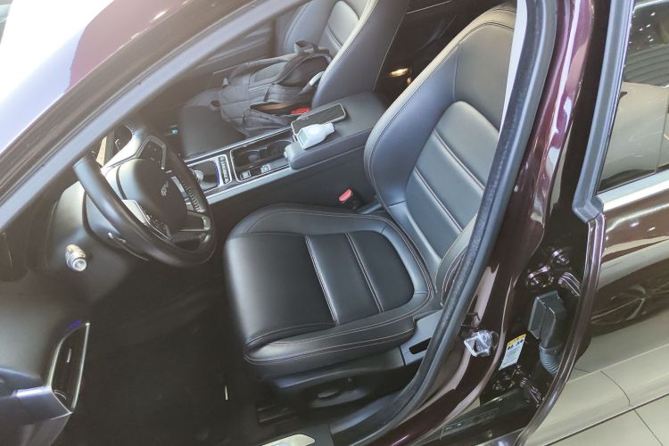 捷豹XEL 2019款 2.0T 200PS 豪华版中控内饰19