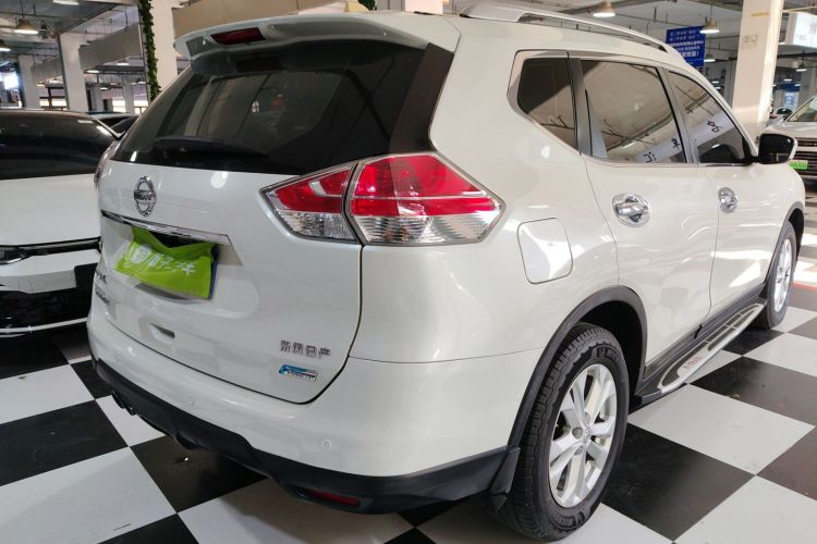 日产 奇骏 2014款 2.5L CVT领先版 4WD车身外观7