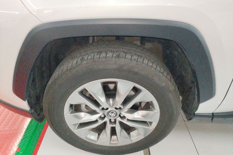 丰田 威兰达 2023款 2.0L CVT两驱领先版车身外观6007