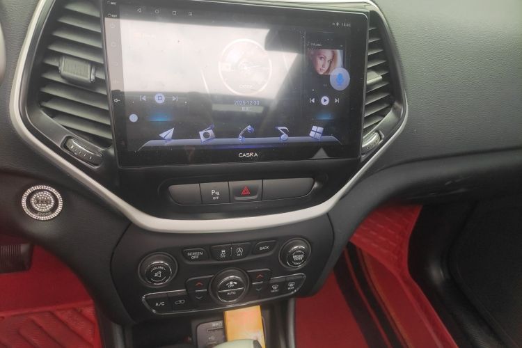 Jeep 自由光 2016款 2.4L 专业版中控内饰16