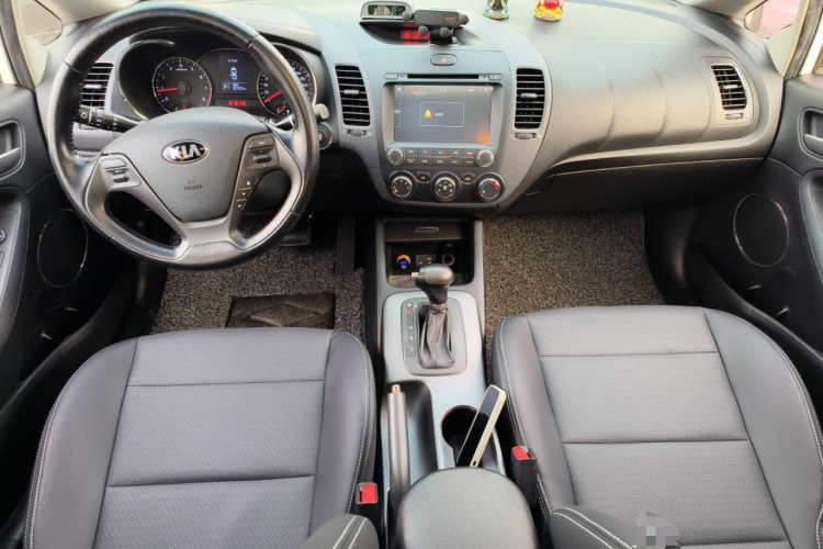 起亚K3 2015款 1.6L 自动GLS中控内饰12