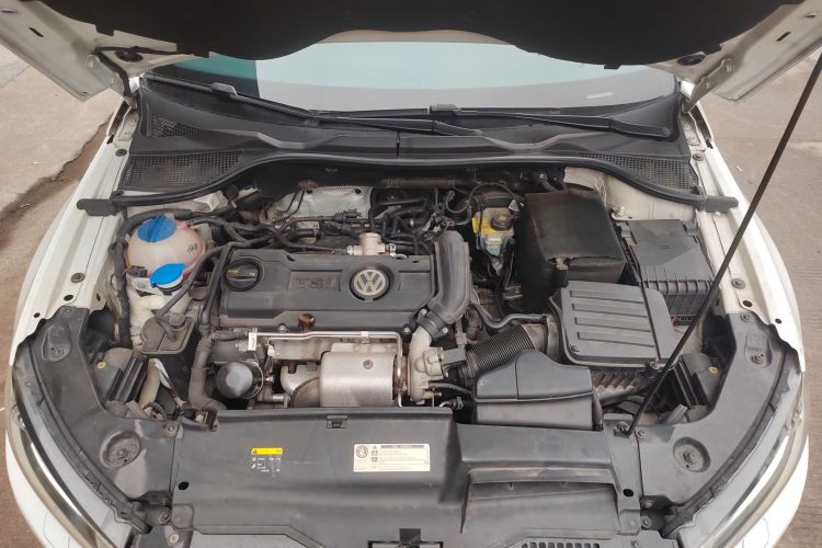 大众 尚酷 2015款 1.4TSI 风尚版机舱底盘24