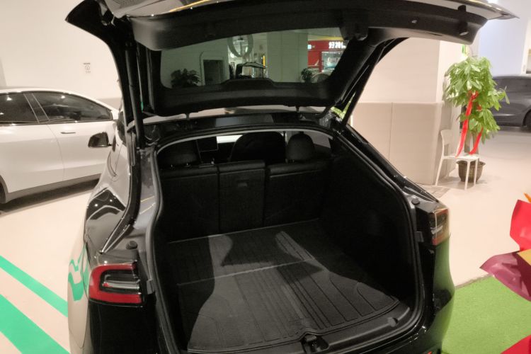 特斯拉 Model Y 2024款 Performance高性能版机舱底盘23