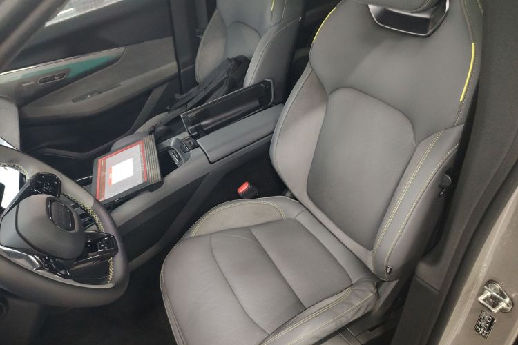 领克08 EM-P 2023款 120km 长续航Halo局部细节19