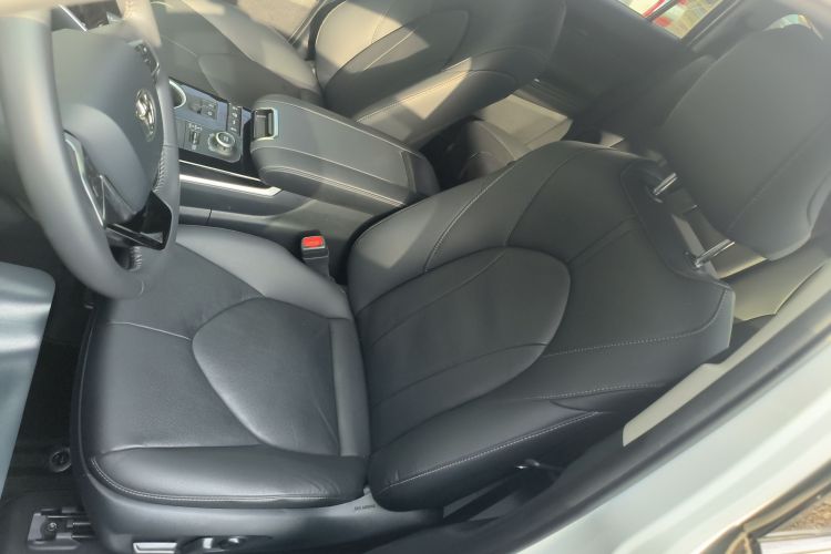 丰田 汉兰达 2022款 380T 四驱尊贵版 7座局部细节19