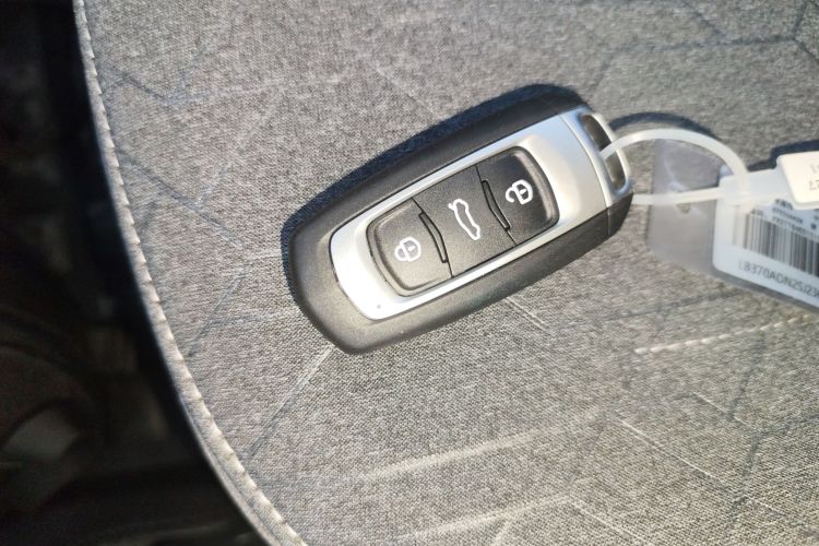 吉利银河 2024款 熊猫mini 200km 耐力熊中控内饰7001