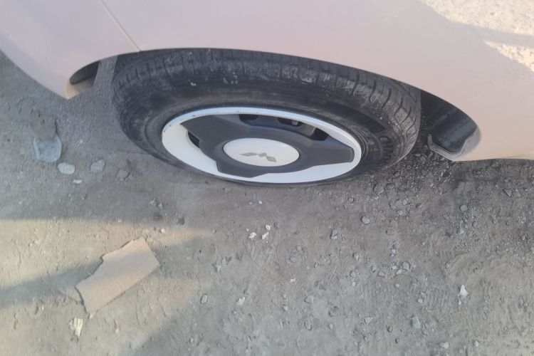 五菱汽车 宏光MINIEV 2021款 马卡龙臻享款 磷酸铁锂车身外观6002