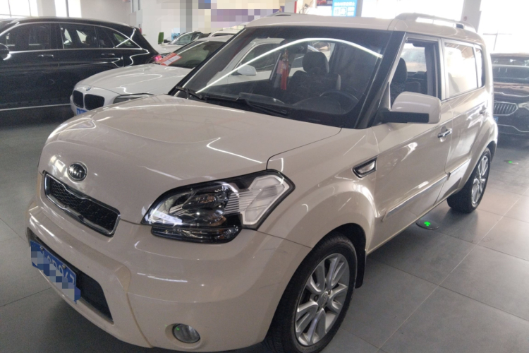 起亚 秀尔 2013款 1.6L AT GL车身外观1