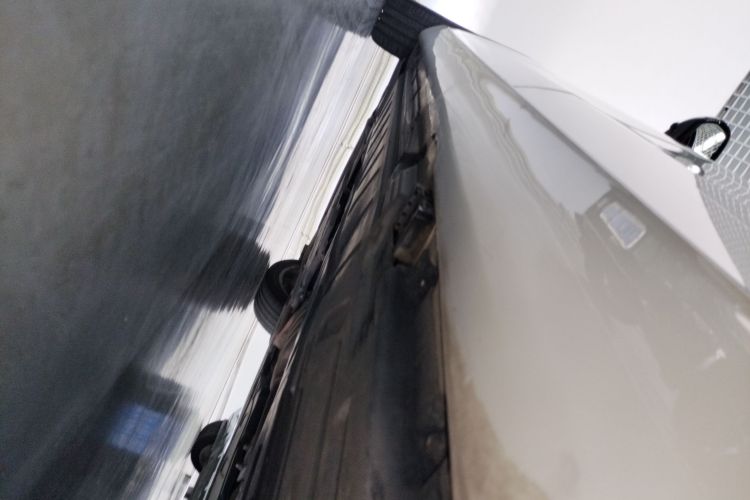 奔驰E级 2020款 E 300 L 豪华型局部细节9002