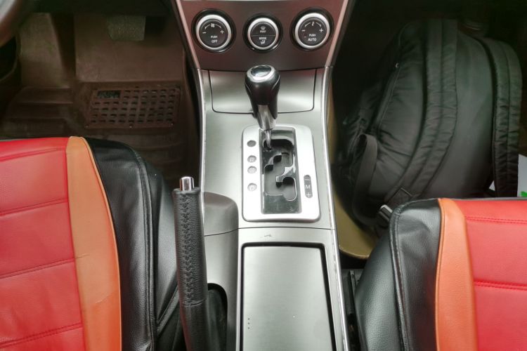 马自达6 2015款 2.0L 自动时尚型中控内饰18