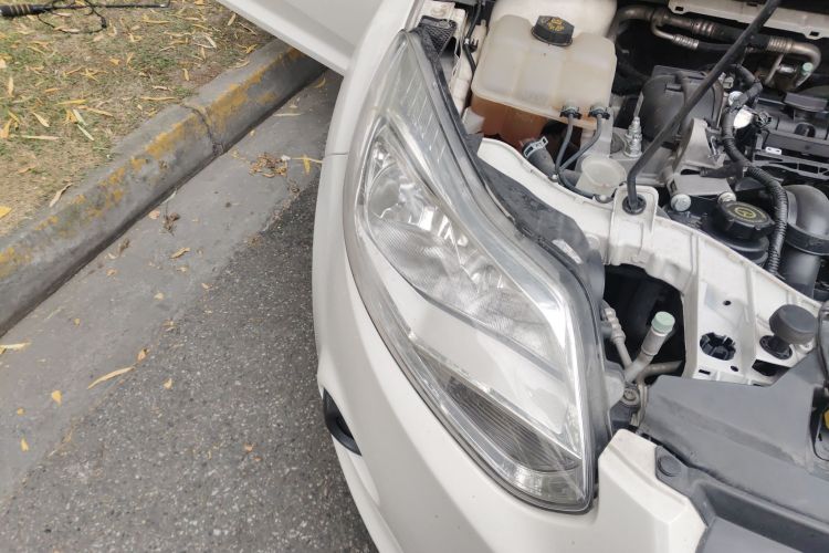 福特 福克斯 2012款 三厢 1.6L 自动舒适型车身外观6006