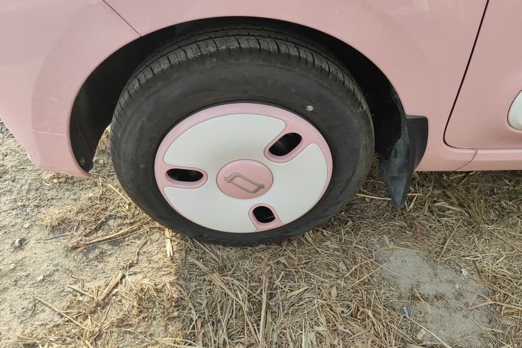 奔腾小马 2025款 222km 闪电马车身外观6007