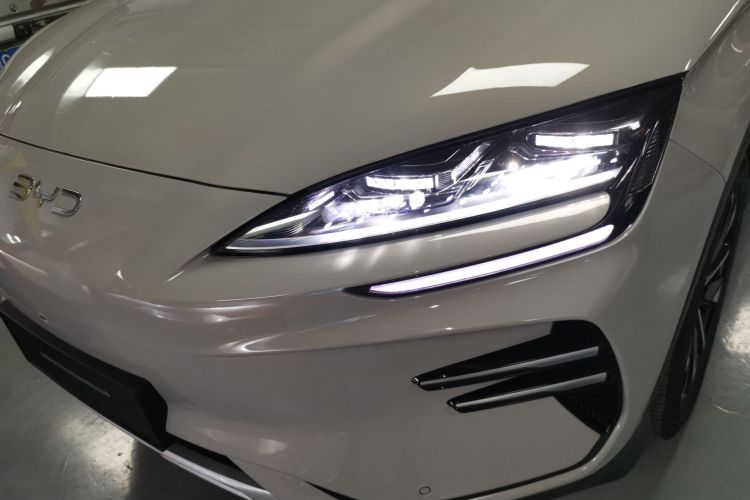 比亚迪 宋PLUS新能源 2025款 EV 智驾版 520km 豪华型局部细节36