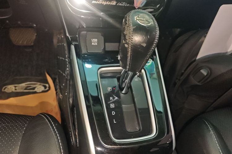 日产 轩逸 2016款 1.6XL  CVT尊享版中控内饰18