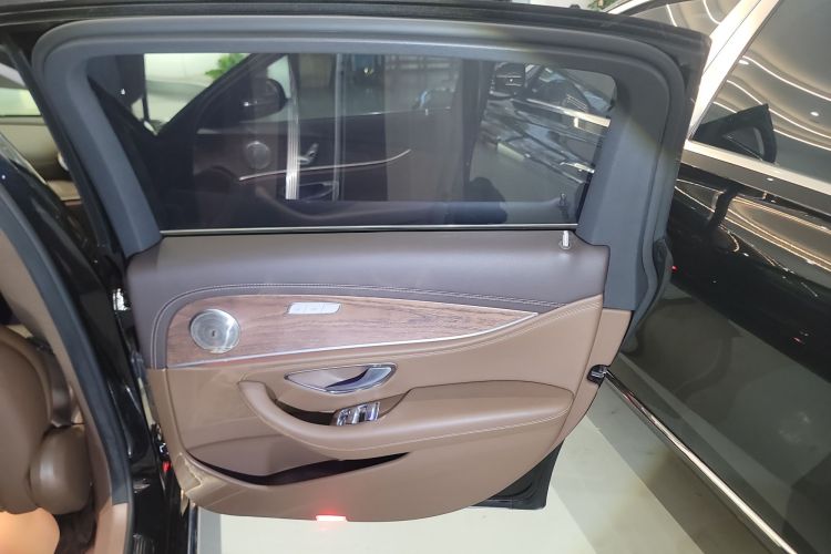 奔驰E级 2022款 E 260 L中控内饰7006