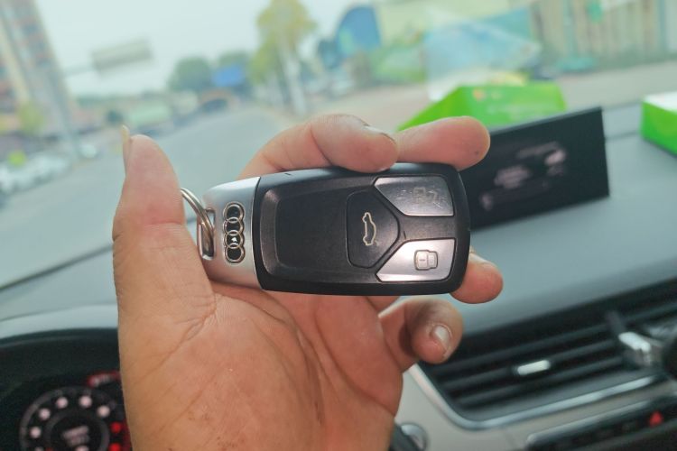 奥迪Q7 2018款 40 TFSI 舒适型中控内饰11