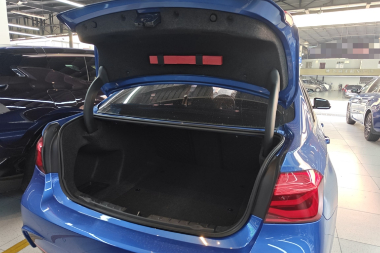 宝马3系 2019款 320Li M运动套装局部细节23