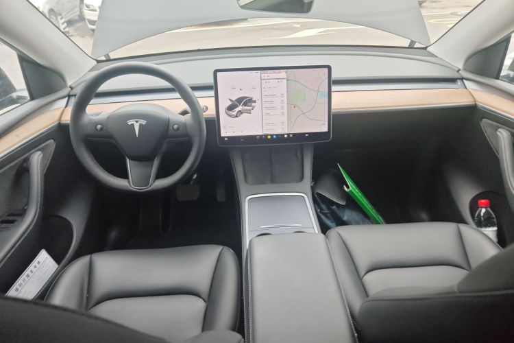 特斯拉 Model Y 2021款 长续航全轮驱动版中控内饰12