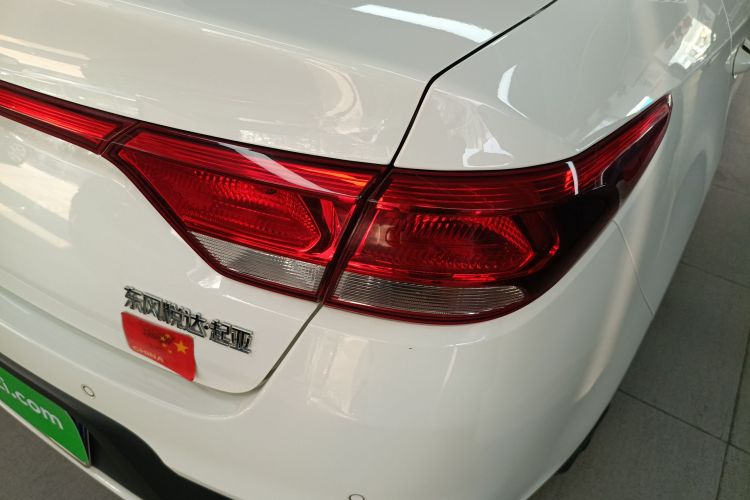 起亚K2 2017款 三厢 1.4L AT GLS车身外观9