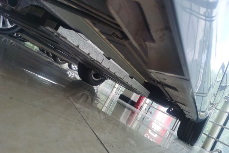 比亚迪 秦PLUS 2024款 荣耀版 DM-i 55KM领先型机舱底盘30