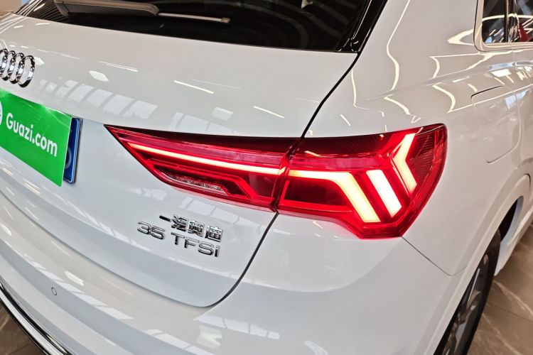 奥迪Q3 2024款 35 TFSI 进取动感型车身外观9