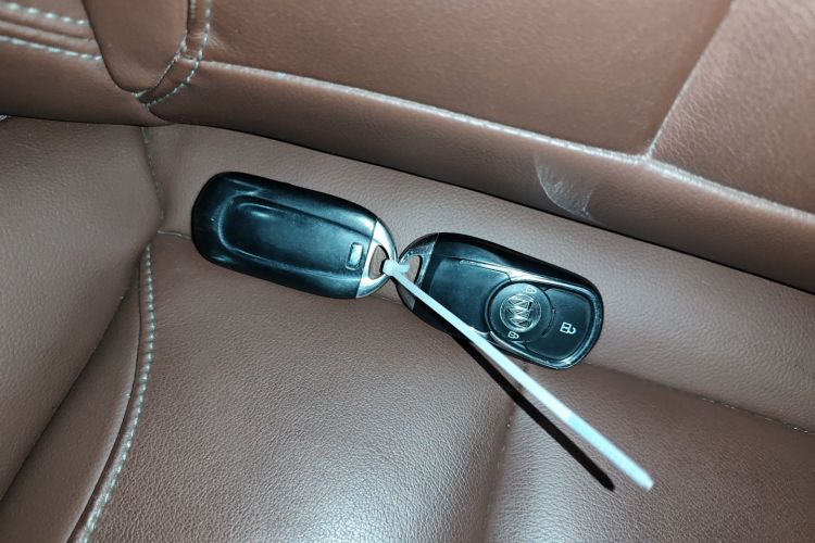 别克GL6 2018款 18T 6座豪华型中控内饰11