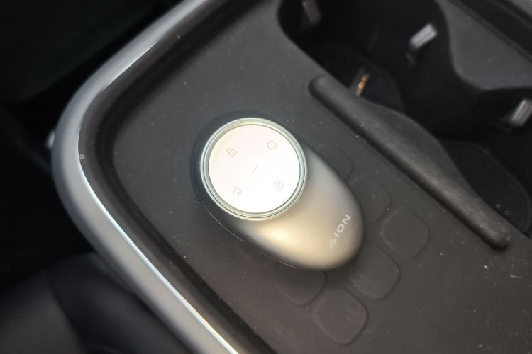 埃安 AION UT 2025款 420智享版中控内饰11