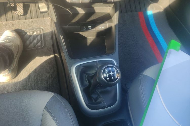 起亚 焕驰 2017款 1.4L 手动智享版Value中控内饰18