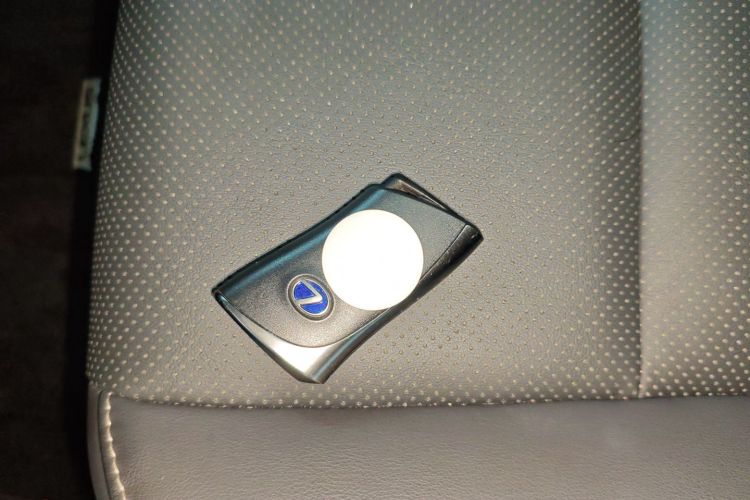 雷克萨斯UX新能源 2020款 300e 纯·悦版中控内饰11