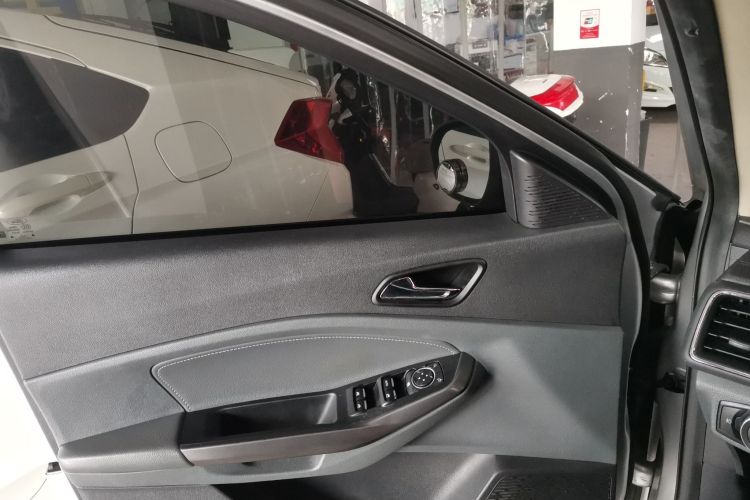 福特 福睿斯 2017款 幸福版 1.5L 自动时尚型中控内饰47