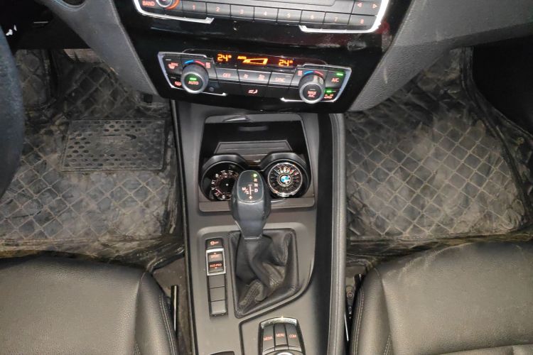 宝马X1 2019款 sDrive18Li 时尚型中控内饰18