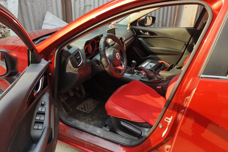 马自达3 昂克赛拉 2016款 三厢 1.5L 手动豪华型中控内饰20