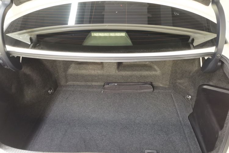 雷克萨斯ES 2015款 300h 舒适版机舱底盘23