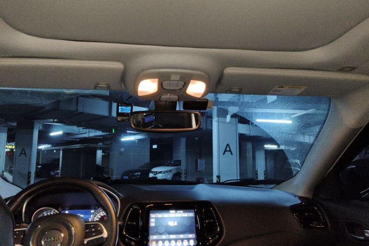 Jeep 指南者 2019款 220T 自动家享版局部细节22