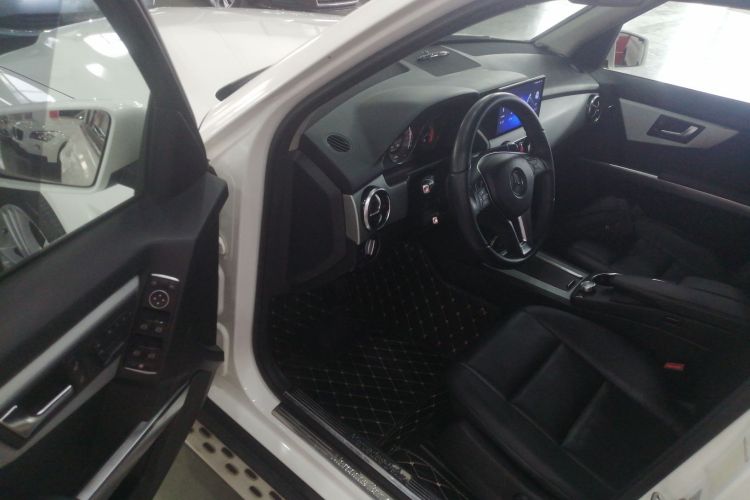奔驰GLK级 2014款 GLK 260 4MATIC 动感型中控内饰7003