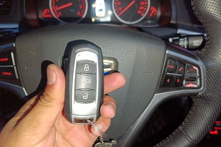 吉利汽车 博瑞 2015款 1.8T 尊贵型中控内饰11