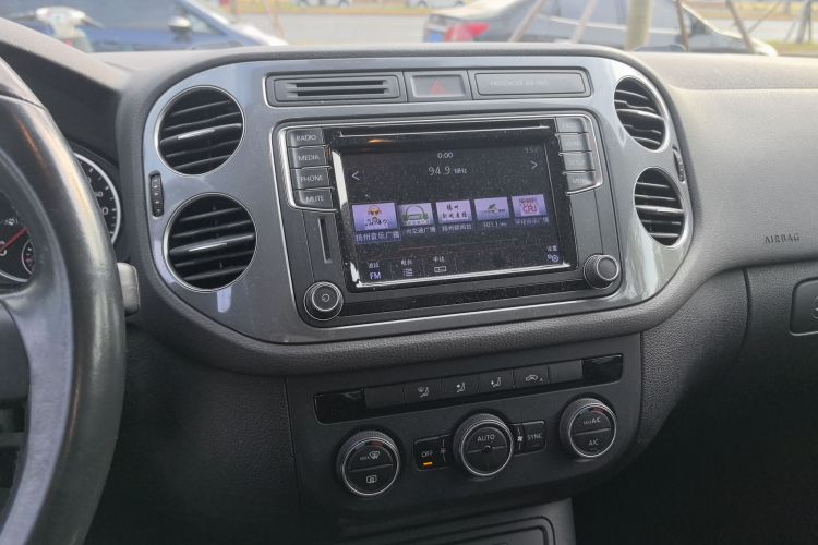 大众 Tiguan 2016款 2.0TSI 四驱标准型中控内饰16
