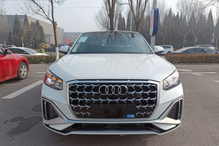 奥迪Q2L 2025款 35TFSI 时尚动感型车身外观2