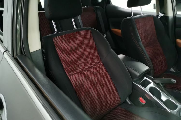 日产 逍客 2016款 2.0L CVT精英版中控内饰41