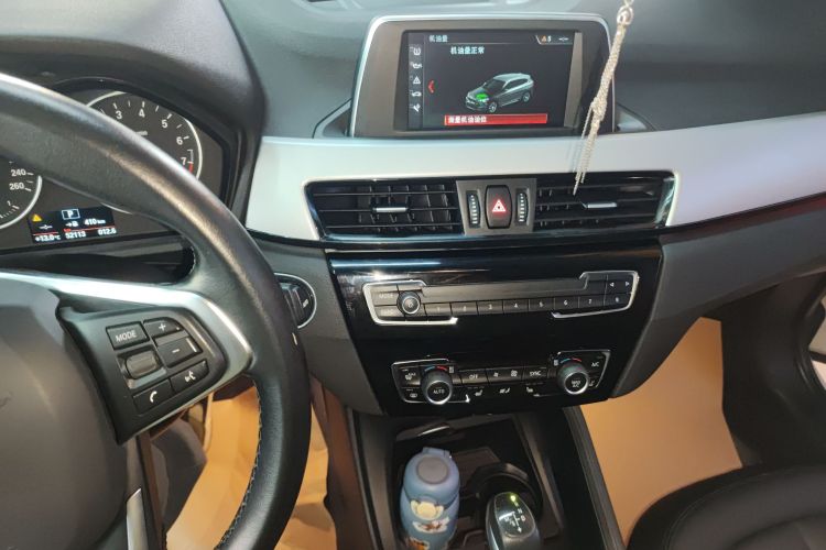 宝马X1 2018款 sDrive18Li 时尚型中控内饰16
