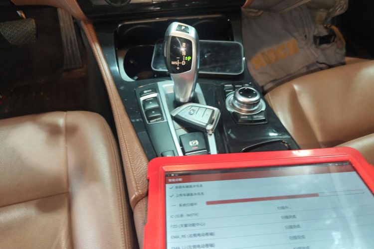 宝马5系 2014款 520Li 典雅型中控内饰18