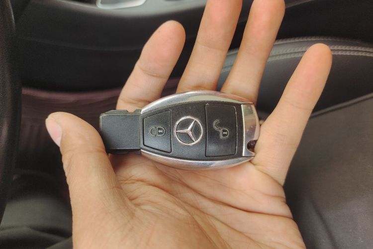 奔驰GLA 2017款 GLA 220 4MATIC 时尚型中控内饰7001