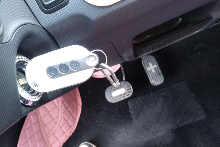 五菱汽车 宏光MINIEV 2022款 马卡龙臻享款 磷酸铁锂中控内饰7001