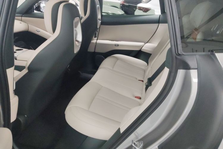 小米汽车 小米YU7 2025款 超长续航后驱版中控内饰7004