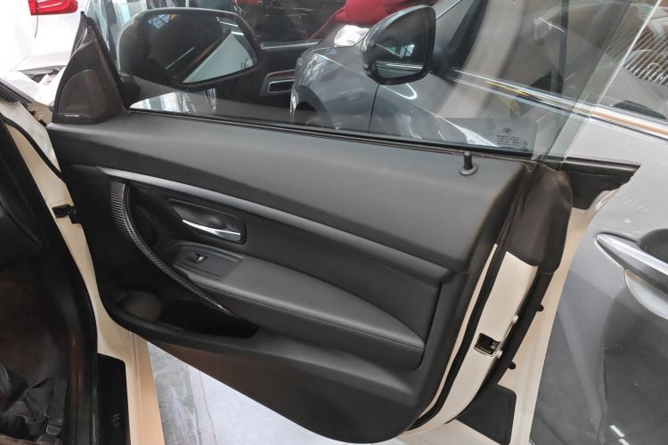 宝马3系GT 2013款 320i 领先型中控内饰7005