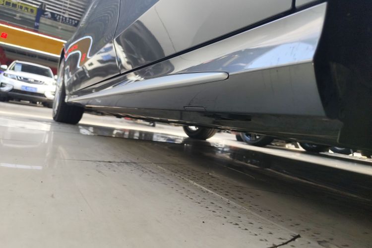 奔驰C级 2020款 C 260 L 运动版局部细节9002