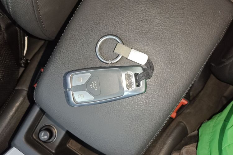 奥迪A4L 2019款 40 TFSI 时尚型 国VI中控内饰7001