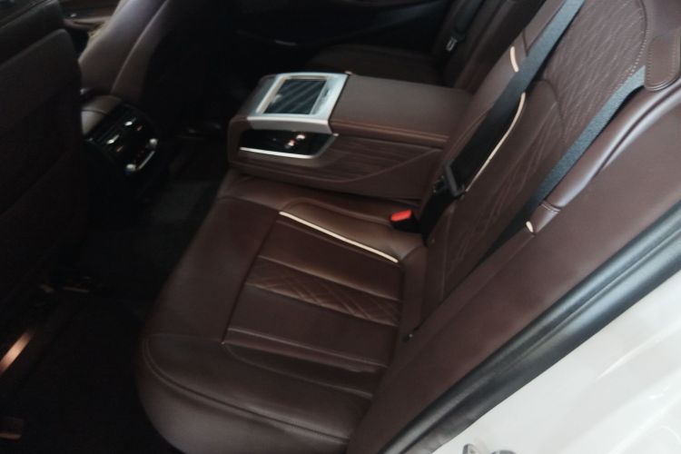 宝马5系 2018款 改款 530Li 尊享型 豪华套装中控内饰7003
